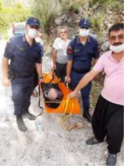 Alanya'da kayıp yaşlı adamı jandarma buldu Alanya'da kayıp yaşlı adamı jandarma buldu