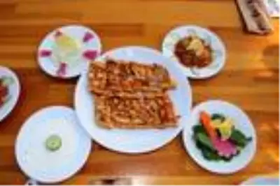 Balıklı pide kırmızı et sevmeyenlerin gözdesi oldu Balıklı pide kırmızı et sevmeyenlerin gözdesi oldu