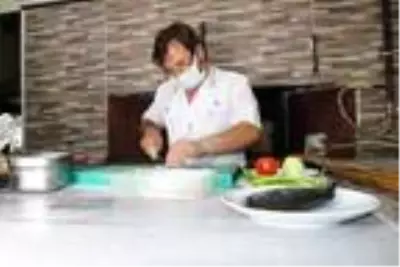 Balıklı pide kırmızı et sevmeyenlerin gözdesi oldu Balıklı pide kırmızı et sevmeyenlerin gözdesi oldu
