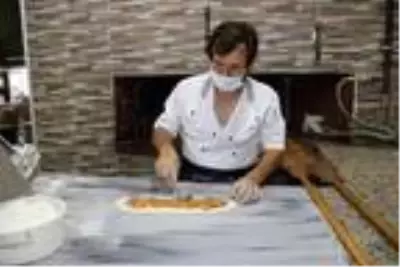 Balıklı pide kırmızı et sevmeyenlerin gözdesi oldu Balıklı pide kırmızı et sevmeyenlerin gözdesi oldu