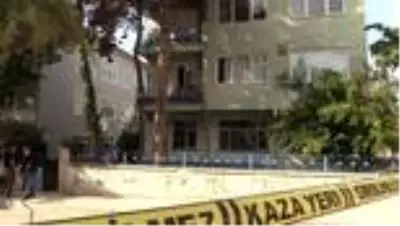 Bir apartmanın bodrumunda dinamit lokumları bulundu Bir apartmanın bodrumunda dinamit lokumları bulundu