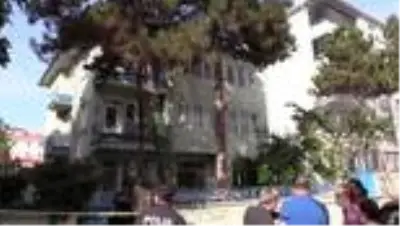 Bir apartmanın bodrumunda dinamit lokumları bulundu Bir apartmanın bodrumunda dinamit lokumları bulundu