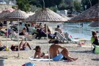 Sahiller yerli ve yabancı turistlerle doldu Sahiller yerli ve yabancı turistlerle doldu