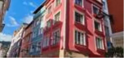 Bu cadde gökkuşağını andırıyor Bu cadde gökkuşağını andırıyor