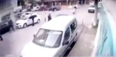 Son dakika: Ölümden kıl payı kurtuluş kamerada Son dakika: Ölümden kıl payı kurtuluş kamerada
