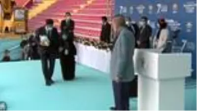 Cumhurbaşkanı Erdoğan ile Safiye Teyze arasında gülümseten diyalog Cumhurbaşkanı Erdoğan ile Safiye Teyze arasında gülümseten diyalog