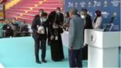 Cumhurbaşkanı Erdoğan ile Safiye Teyze arasında gülümseten diyalog Cumhurbaşkanı Erdoğan ile Safiye Teyze arasında gülümseten diyalog