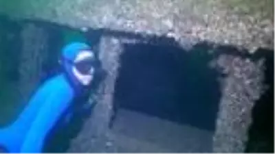 Dalış şampiyonu Şahika Ercümen, su altında Türk bayrağı açtı Dalış şampiyonu Şahika Ercümen, su altında Türk bayrağı açtı