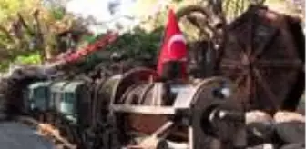 Akköy: Demir yolu emeklisi 'kara tren' tutkusunu bahçesinde sergilediği maketle yaşatıyor Akköy: Demir yolu emeklisi 'kara tren' tutkusunu bahçesinde sergilediği maketle yaşatıyor