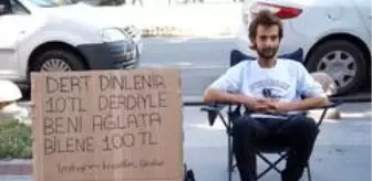 Dert dinleme başı 10 TL alan genç gezgin, derdiyle kendisini ağlatana da 100 TL veriyor Dert dinleme başı 10 TL alan genç gezgin, derdiyle kendisini ağlatana da 100 TL veriyor