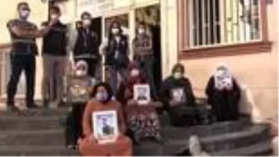 Son dakika haberi! Diyarbakır anneleri evlat nöbetini kararlılıkla sürdürüyor Son dakika haberi! Diyarbakır anneleri evlat nöbetini kararlılıkla sürdürüyor