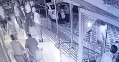 Düğünde sahtesiyle gerçek altını değiştiren dolandırıcı yakalandı Düğünde sahtesiyle gerçek altını değiştiren dolandırıcı yakalandı