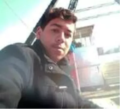 17 yaşındaki genç, dut ağacına bağladığı iple kendini astı 17 yaşındaki genç, dut ağacına bağladığı iple kendini astı