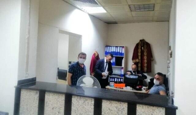 Erdek Belediyesi'ni icraya veren memurların başlarına gelmeyen kalmadı Erdek Belediyesi'ni icraya veren memurların başlarına gelmeyen kalmadı