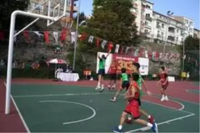 Fatih'te 7'nci sokak basketbol turnuvası başladı Fatih'te 7'nci sokak basketbol turnuvası başladı