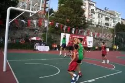 Fatih'te 7'nci sokak basketbol turnuvası başladı Fatih'te 7'nci sokak basketbol turnuvası başladı
