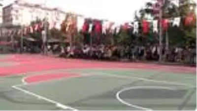 Fatih'te 7'nci sokak basketbol turnuvası başladı Fatih'te 7'nci sokak basketbol turnuvası başladı