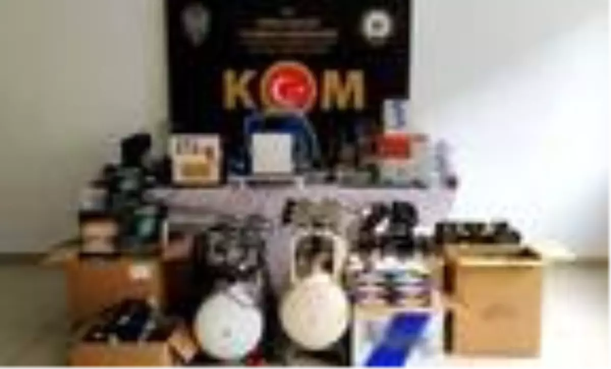 Son dakika! FETÖ'den görevden uzaklaştırılan astsubay, tütün kaçakçılığından gözaltına alındı