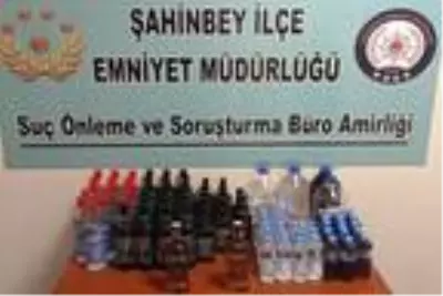 Son dakika... Gaziantep'te 95 litre kaçak alkol ele geçirildi Son dakika... Gaziantep'te 95 litre kaçak alkol ele geçirildi