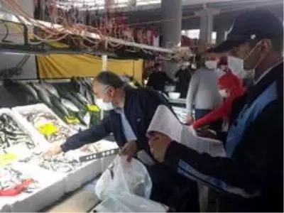 Gebze Zabıtası balıkçıları denetledi Gebze Zabıtası balıkçıları denetledi
