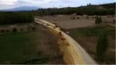 Gediz-Altıntaş yolu genişletme çalışmaları sürüyor Gediz-Altıntaş yolu genişletme çalışmaları sürüyor