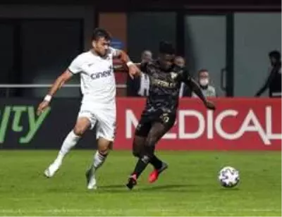 Göz Göz, rakip kaleyi tutturamıyor Göz Göz, rakip kaleyi tutturamıyor