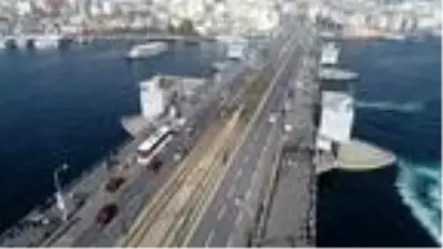 Güneşi gören İstanbullular sokağa döküldü Güneşi gören İstanbullular sokağa döküldü