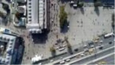 Güneşi gören İstanbullular sokağa döküldü Güneşi gören İstanbullular sokağa döküldü