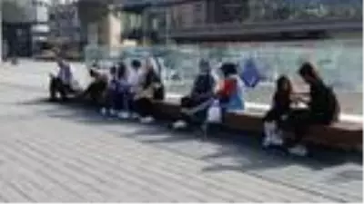 Güneşi gören İstanbullular sokağa döküldü Güneşi gören İstanbullular sokağa döküldü