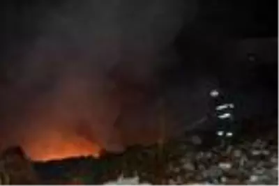 Hurda deposunda çıkan yangın korkuttu Hurda deposunda çıkan yangın korkuttu