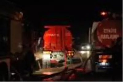 Son dakika! Hurda deposunda çıkan yangın ve meydana gelen patlamalar korkuttu Son dakika! Hurda deposunda çıkan yangın ve meydana gelen patlamalar korkuttu