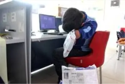 İki eli bir bacağı yok ama yaptıklarıyla herkesi hayretler içinde bırakıyor İki eli bir bacağı yok ama yaptıklarıyla herkesi hayretler içinde bırakıyor
