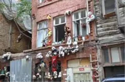 40 yaşında aldığı ilk oyuncağı ilham kaynağı oldu, evini oyuncaklarla süsledi 40 yaşında aldığı ilk oyuncağı ilham kaynağı oldu, evini oyuncaklarla süsledi