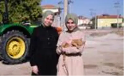 İlkokuldan beri hiç ayrılmayan ikizler, yan yana aynı üniversiteyi okuyor İlkokuldan beri hiç ayrılmayan ikizler, yan yana aynı üniversiteyi okuyor