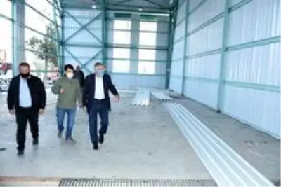 İnönü'de pazar yerinin dış cephe kaplama çalışmaları İnönü'de pazar yerinin dış cephe kaplama çalışmaları