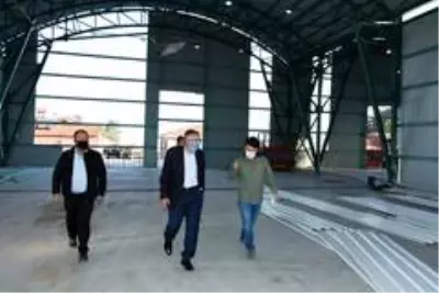 İnönü'de pazar yerinin dış cephe kaplama çalışmaları İnönü'de pazar yerinin dış cephe kaplama çalışmaları