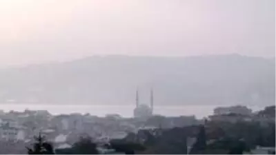 İstanbullular Cumartesi sabahına sisli bir havayla uyandı İstanbullular Cumartesi sabahına sisli bir havayla uyandı