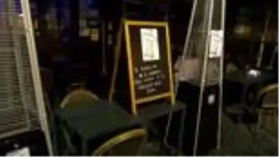 İtalya'nın Napoli kentinde sokağa çıkma yasağı olaylı başladı İtalya'nın Napoli kentinde sokağa çıkma yasağı olaylı başladı