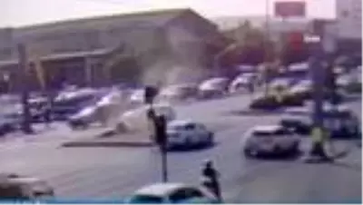 İzmir'de film gibi olay: Hırsızı kutudaki parmak izi yakalattı İzmir'de film gibi olay: Hırsızı kutudaki parmak izi yakalattı