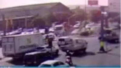 İzmir'de film gibi olay: Hırsızı kutudaki parmak izi yakalattı İzmir'de film gibi olay: Hırsızı kutudaki parmak izi yakalattı