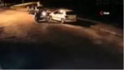 Son dakika haber! İzmir'de park halindeki araca çarpan motosiklet sürücüsünün kaçtığı anlar kamerada Son dakika haber! İzmir'de park halindeki araca çarpan motosiklet sürücüsünün kaçtığı anlar kamerada