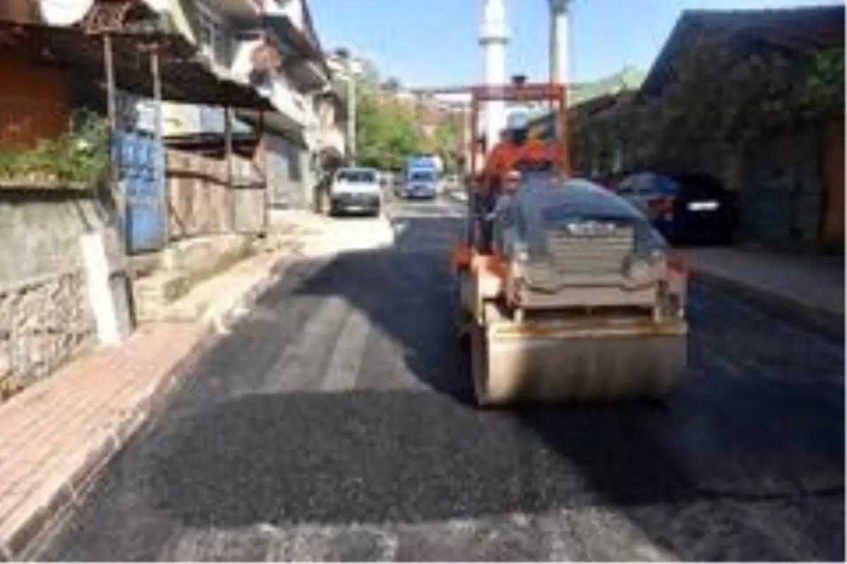 İzmit Serdar Mahallesi yolları yenileniyor