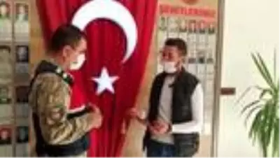 Son dakika! Jandarma, çalınan dede yadigarı tespihi buldu Son dakika! Jandarma, çalınan dede yadigarı tespihi buldu