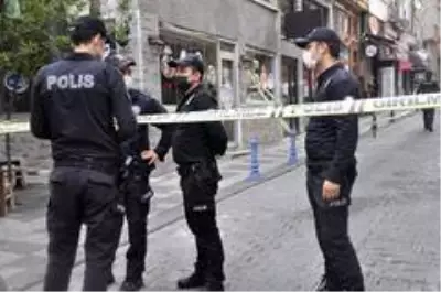 Kadıköy'de silahlı çatışma: Olayı gören 'Rambo Okan' o anları anlattı Kadıköy'de silahlı çatışma: Olayı gören 'Rambo Okan' o anları anlattı