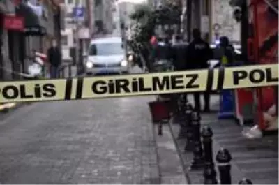 Kadıköy'de silahlı çatışma: Olayı gören 'Rambo Okan' o anları anlattı Kadıköy'de silahlı çatışma: Olayı gören 'Rambo Okan' o anları anlattı
