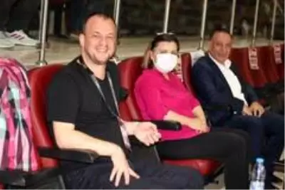 Kadınlar Basketbol Süper Ligi: İzmit Belediyespor: 64 Çankaya Üniversitesi: 72 Kadınlar Basketbol Süper Ligi: İzmit Belediyespor: 64 Çankaya Üniversitesi: 72