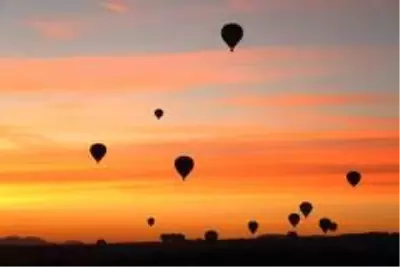Kapadokya'da balonların gökyüzünde muhteşem dansı Kapadokya'da balonların gökyüzünde muhteşem dansı