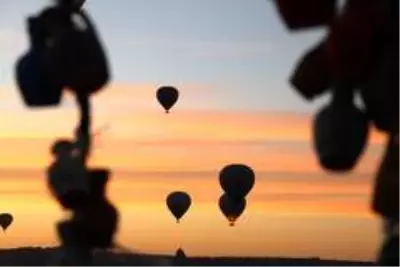 Kapadokya'da balonların gökyüzünde muhteşem dansı Kapadokya'da balonların gökyüzünde muhteşem dansı