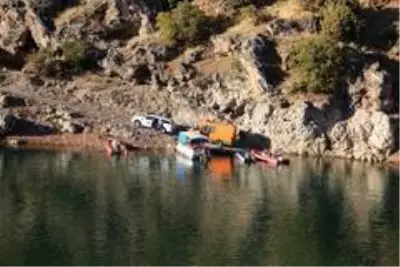 Kayıp Gülistan'ı arama çalışmaları 294'üncü günde de sürdü Kayıp Gülistan'ı arama çalışmaları 294'üncü günde de sürdü