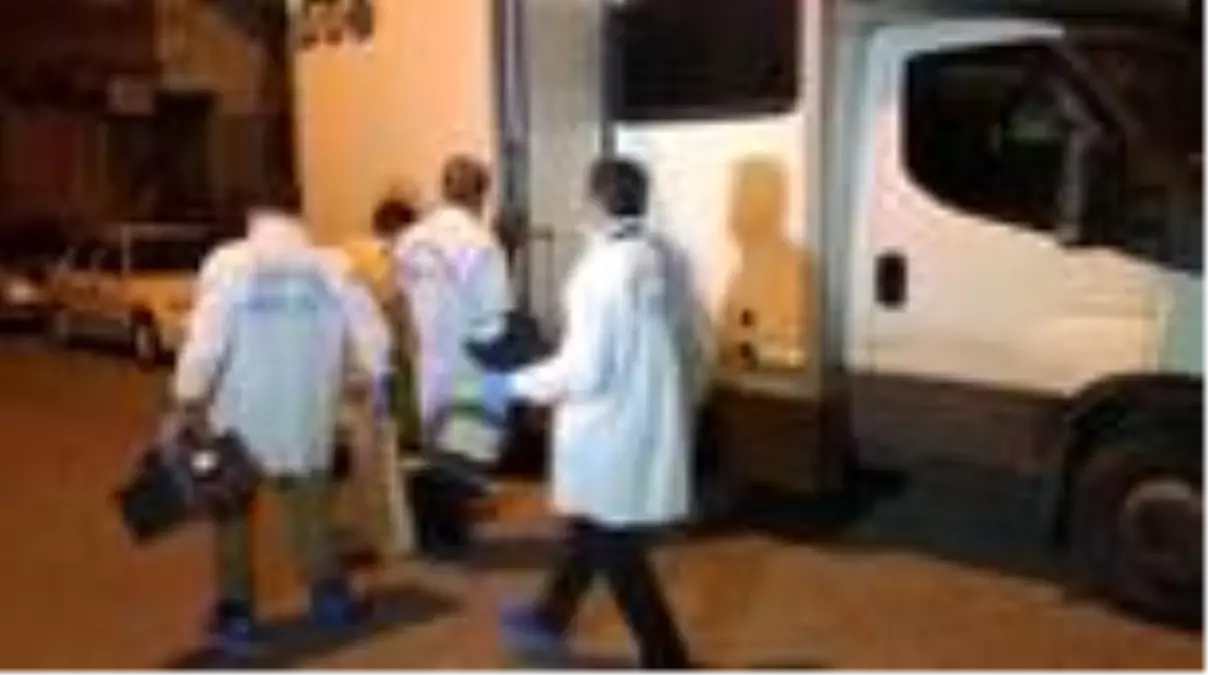 Küçükçekmece'de eşini bıçaklayarak öldürdüğü iddia edilen kişi gözaltına alındı